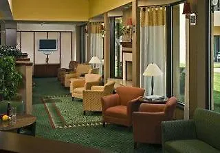 Courtyard By Marriott Richmond West Hotel