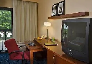 Courtyard By Marriott Richmond West Hotel 3*,  Amerikai Egyesült Államok