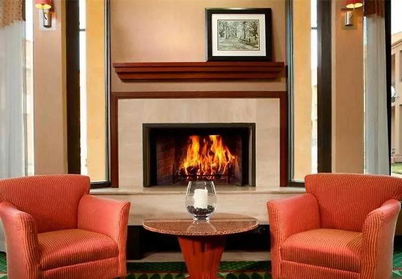 Courtyard By Marriott Richmond West Hotel 3*,