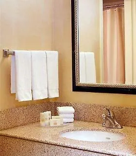 Courtyard By Marriott Richmond West Hotel